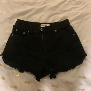 black shorts size s